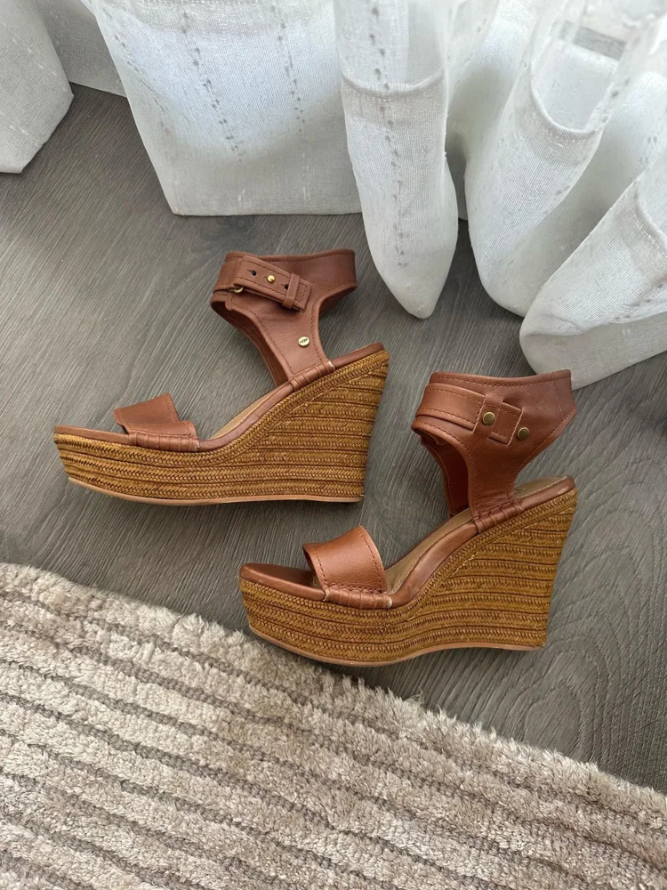 UGG Pumps