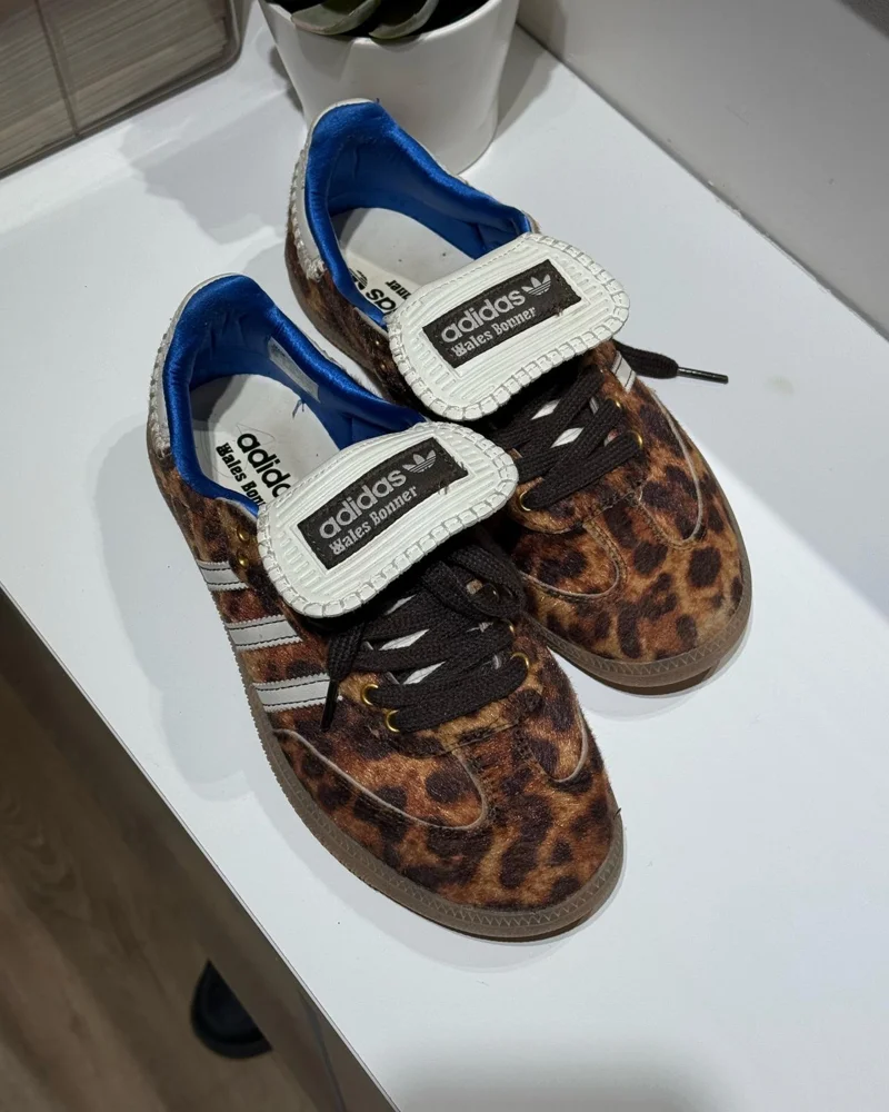adidas Sneakers