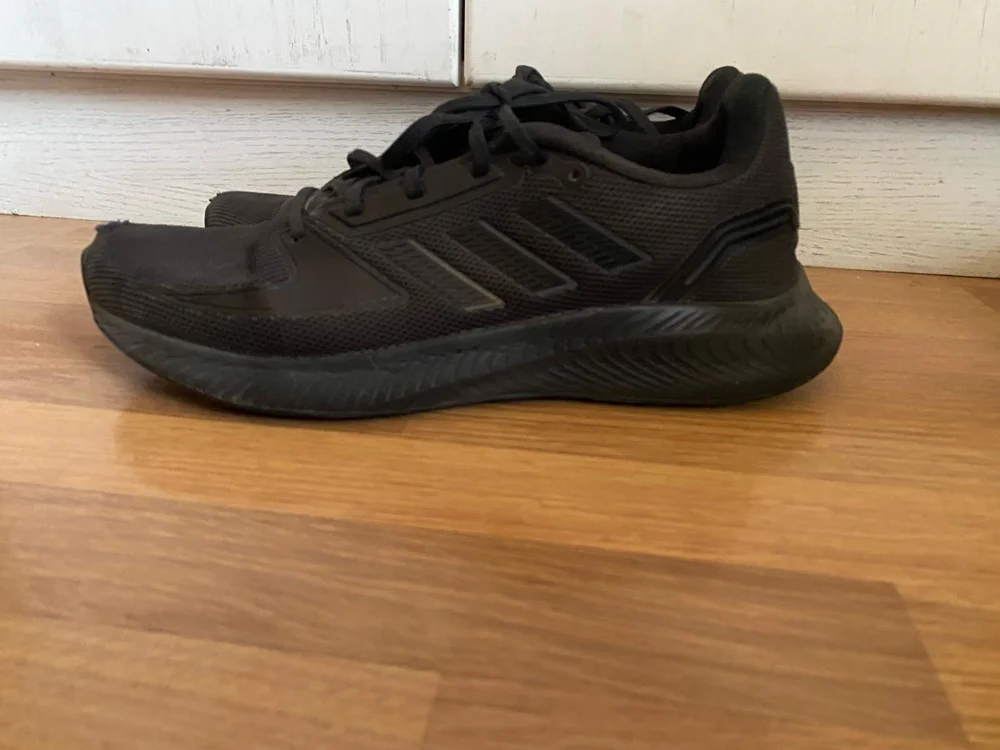 adidas Sneakers