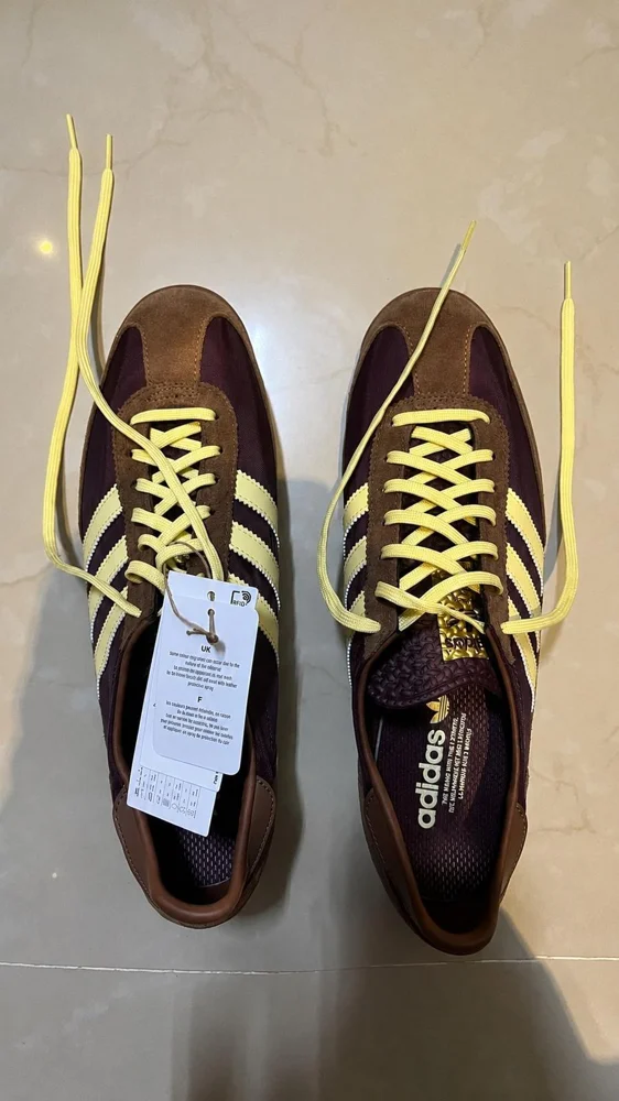 adidas Sneakers