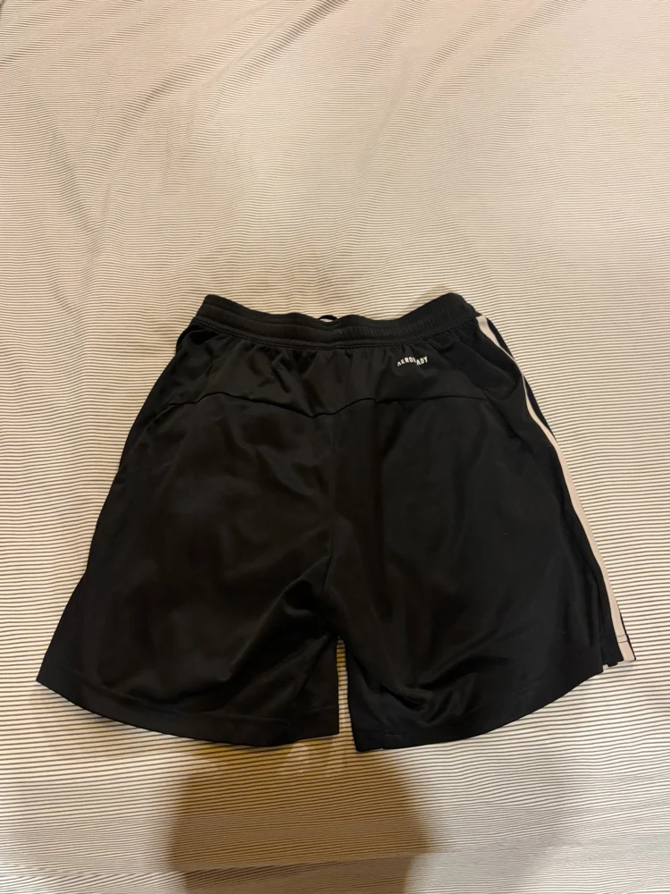 adidas Shorts, size XS / 34 / 6, photo 4