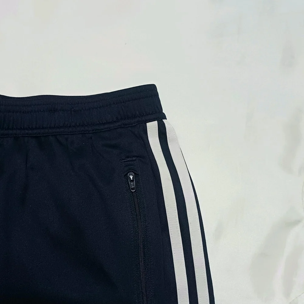 adidas Shorts, size L, photo 2