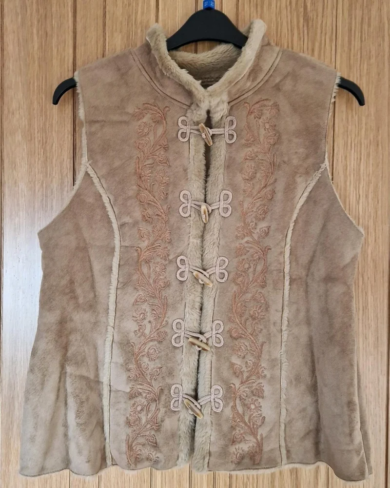 Wallis Vests, size Other, photo 3