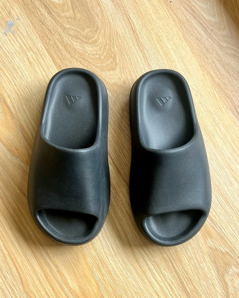 Yeezy Flats
