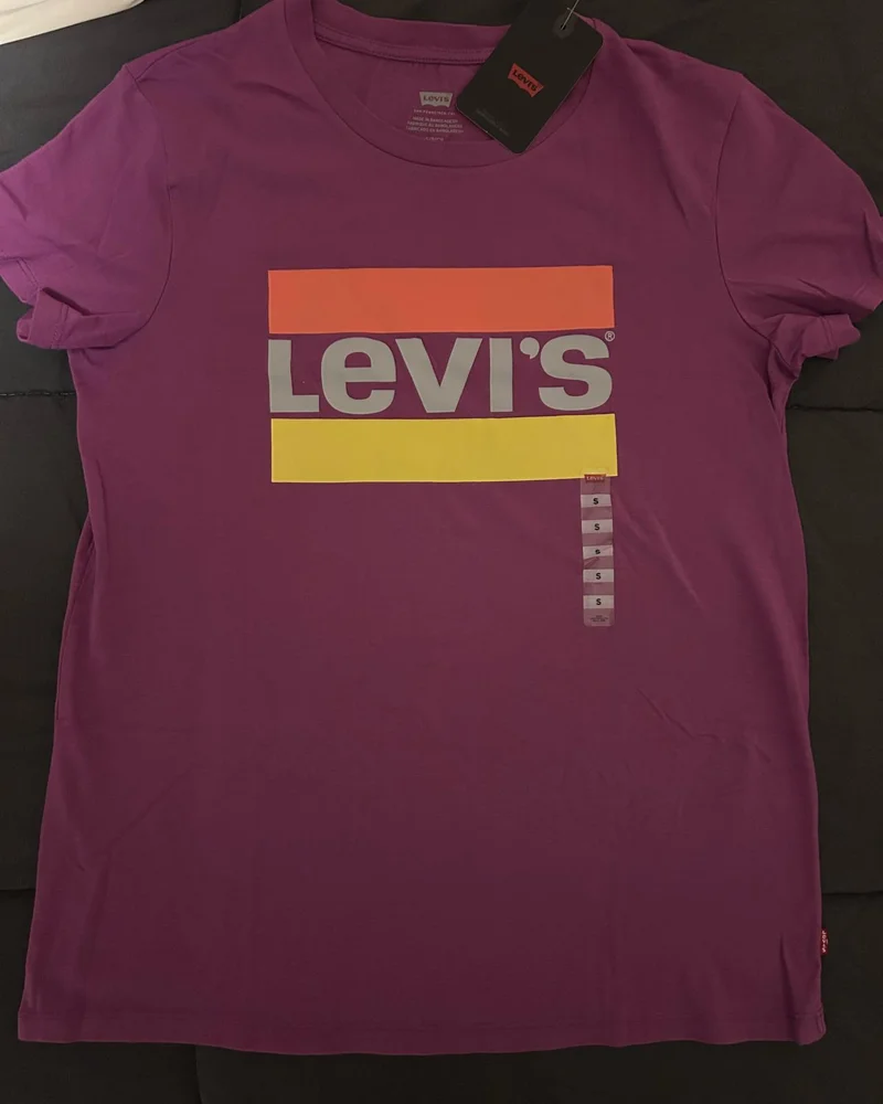 Levi's T-shirts