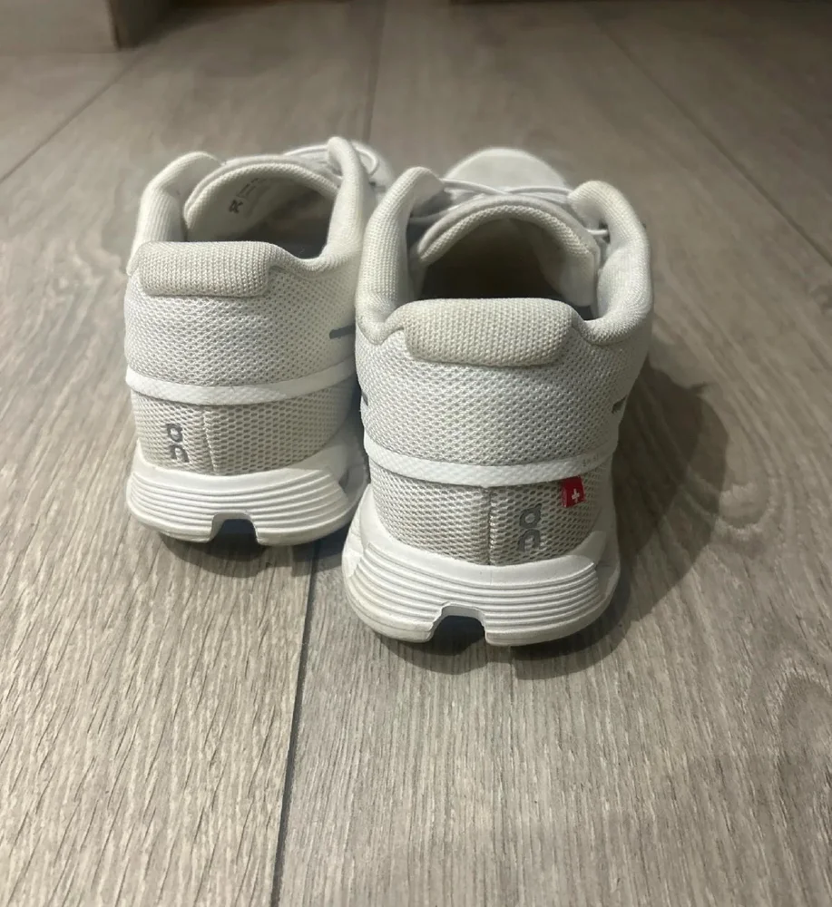 On Cloud Sneakers, size 39, photo 3