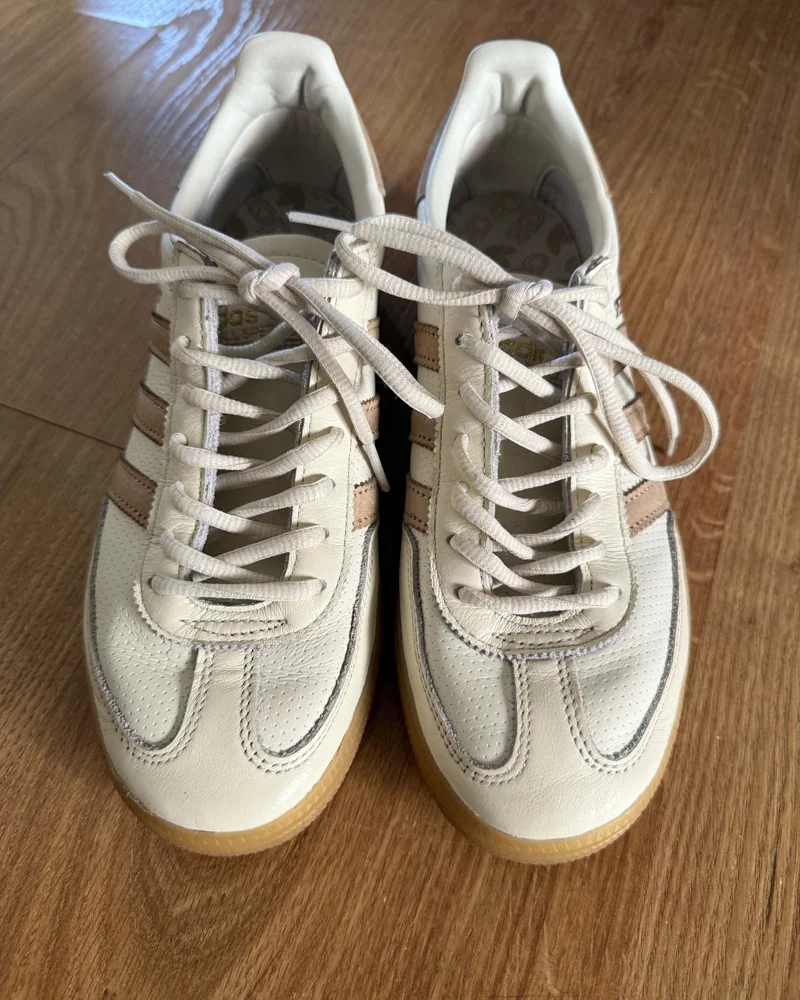 adidas Sneakers