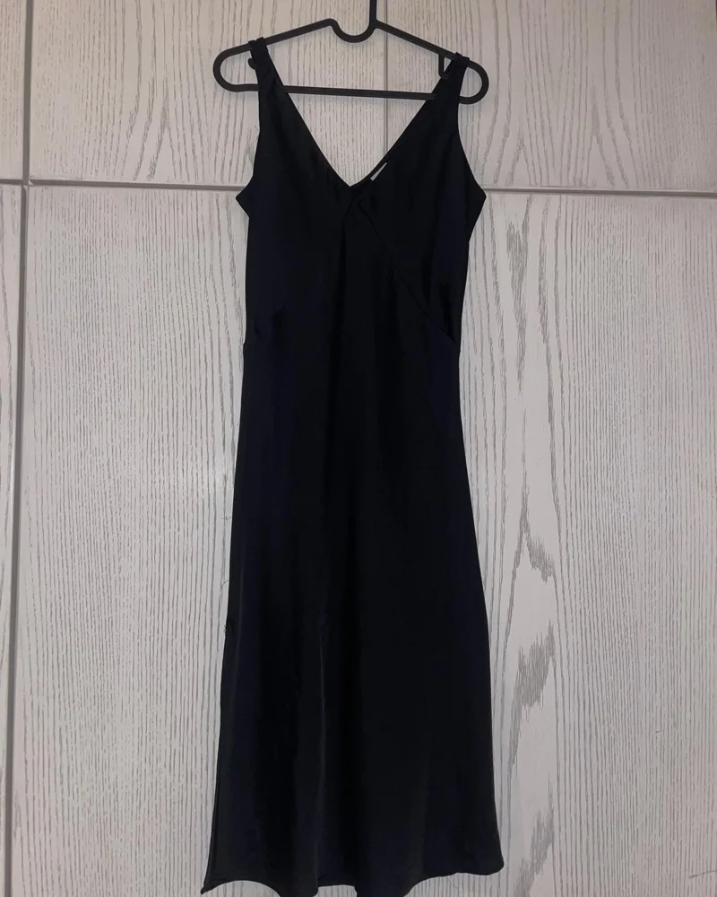 Midi Dresses