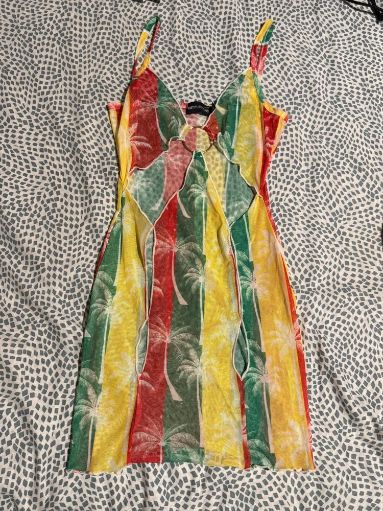 PrettyLittleThing Cover-Ups