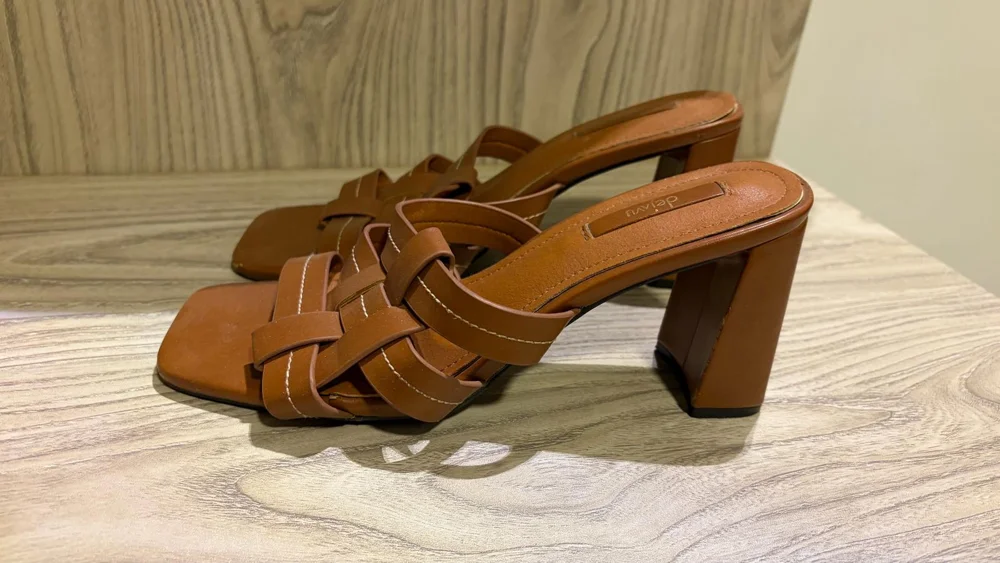 deja vu Sandals