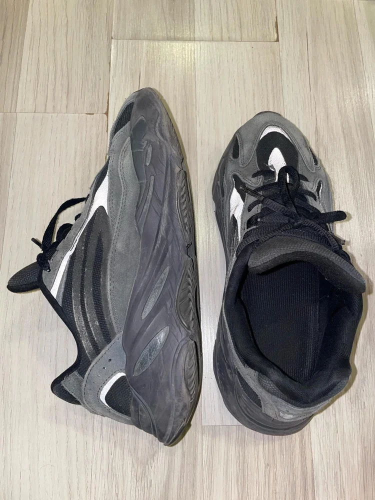 Yeezy Sneakers, size 41.5, photo 2