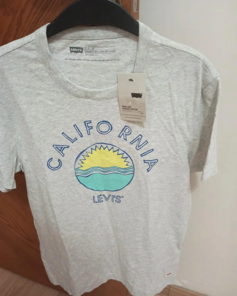Levi's T-shirts