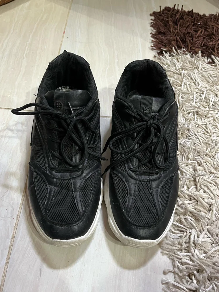 deja vu Sneakers