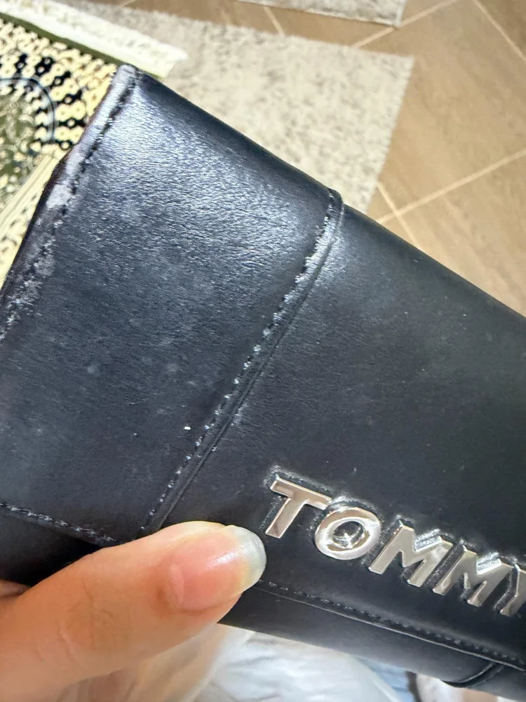 Tommy Hilfiger Wallets