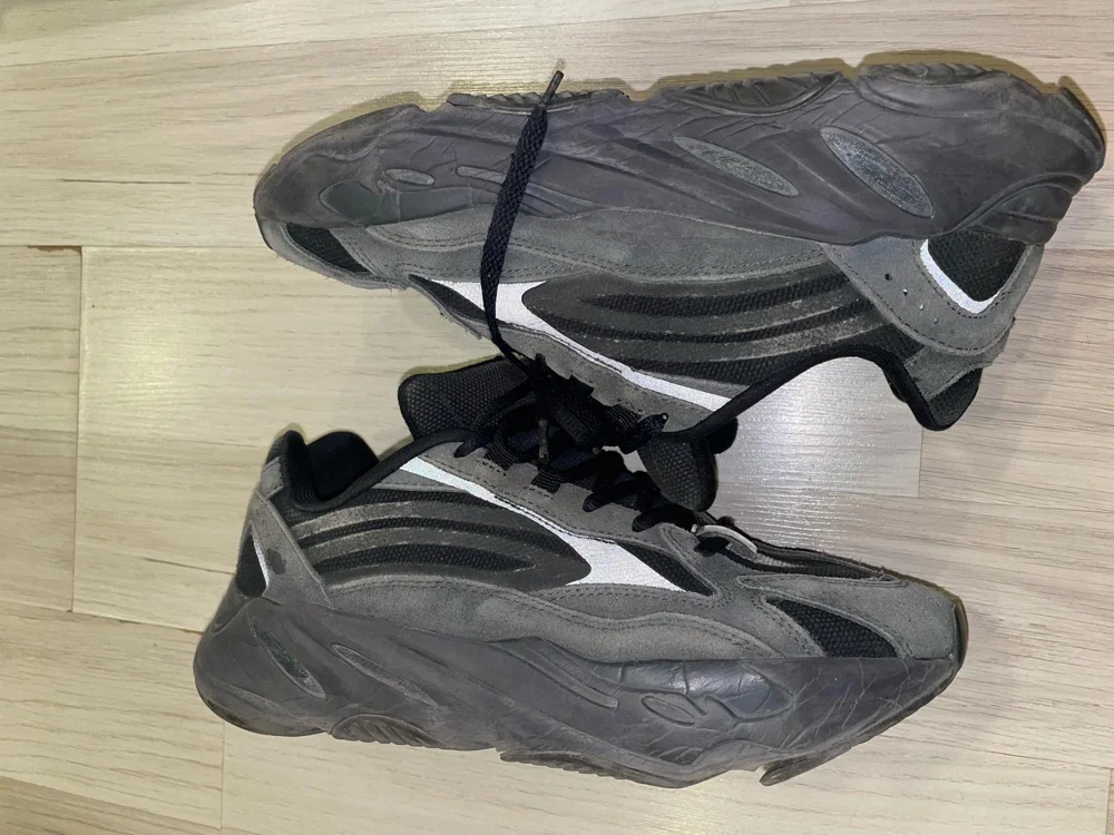 Yeezy Sneakers, size 41.5, photo 4
