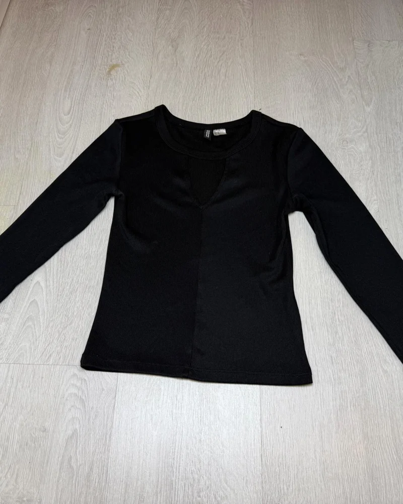 H&M Divided Long Sleeve