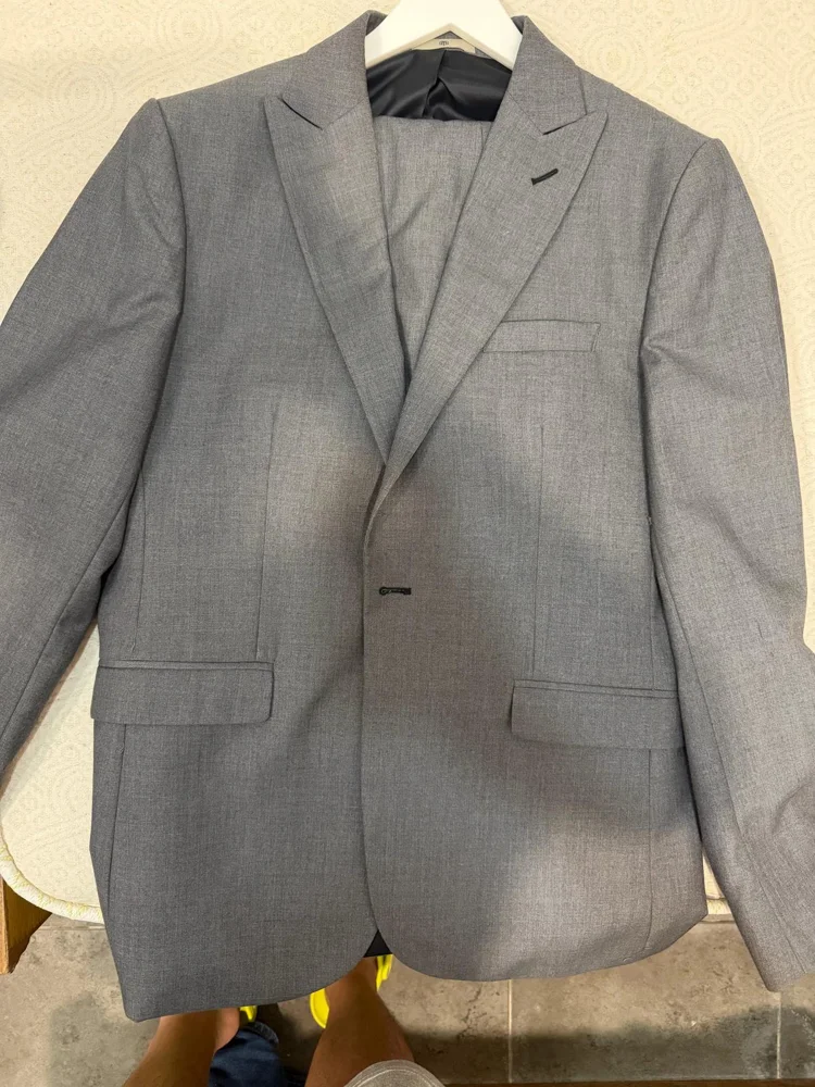 Tie house Suits