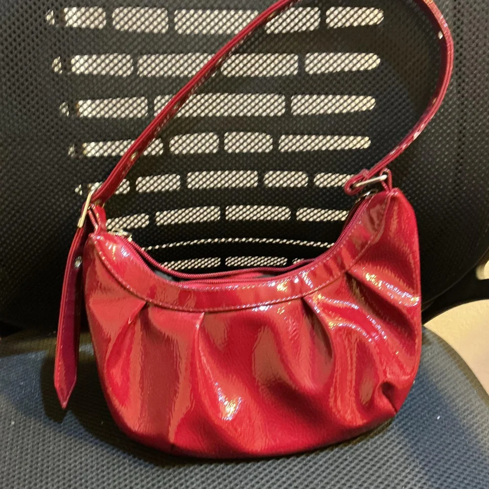 Helio Shoulder Bag
