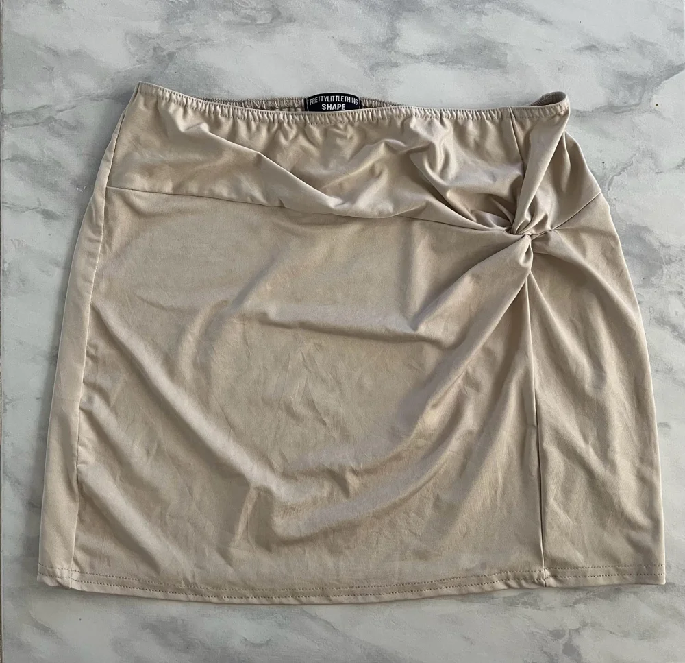 PrettyLittleThing Skirts, size M / 38 / 10, photo 3