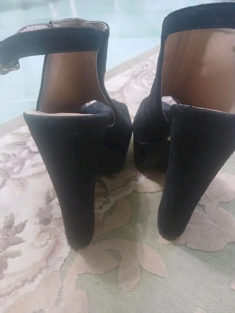 Pixi Sandals