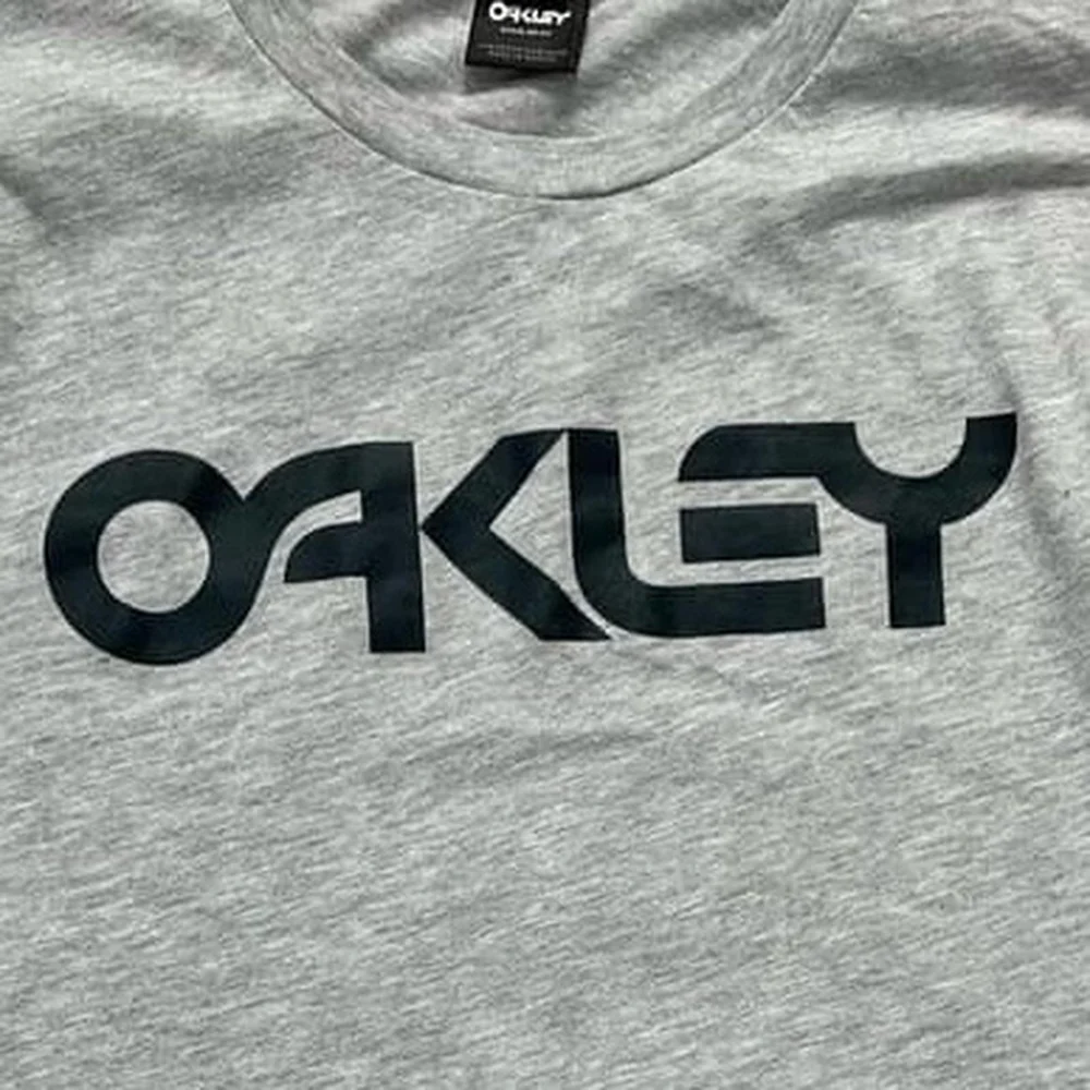Oakley T-shirts, size L, photo 2
