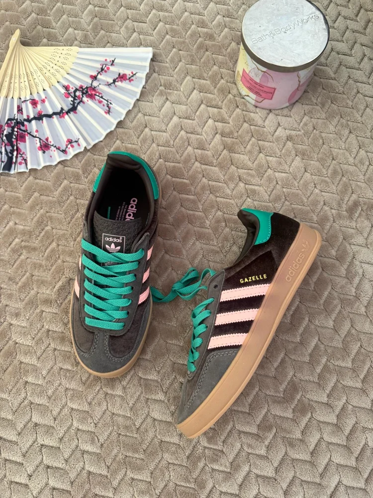 adidas Sneakers, size 37, photo 2