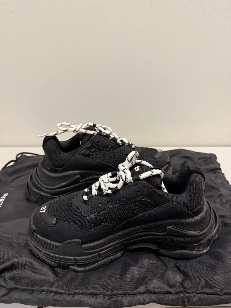 Balenciaga Sneakers, size 37, photo 3