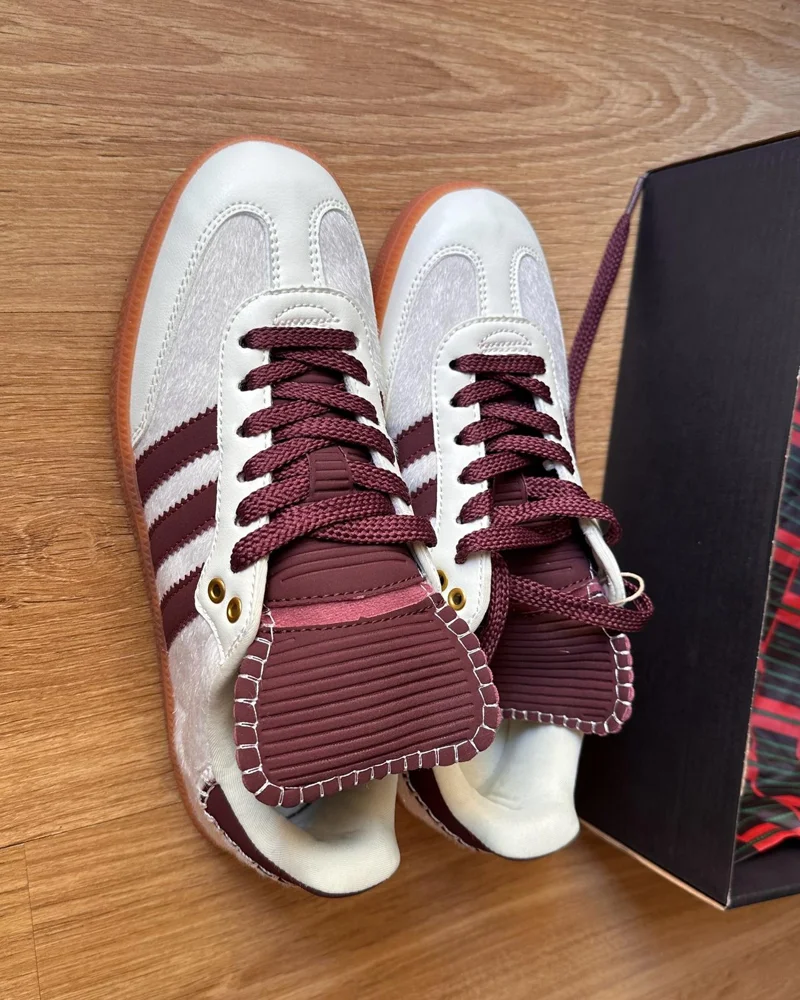 adidas Sneakers