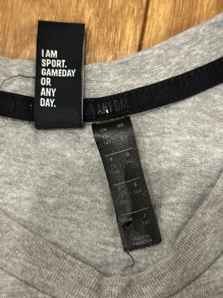 adidas T-shirts, size M, photo 3
