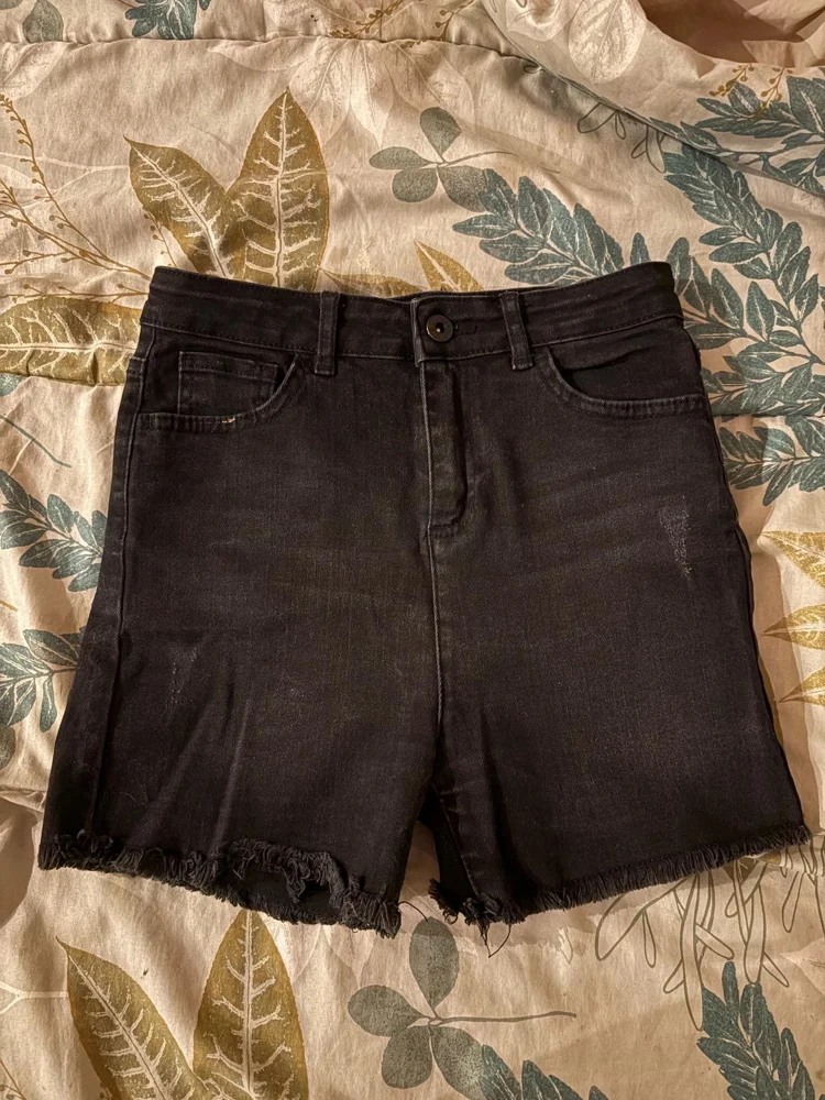 Defacto Shorts