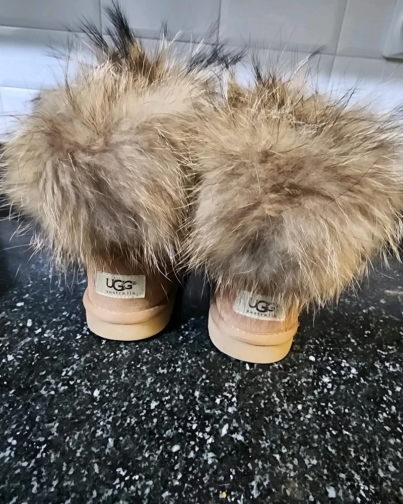 UGG Since 1974 Boots, size 36, photo 4