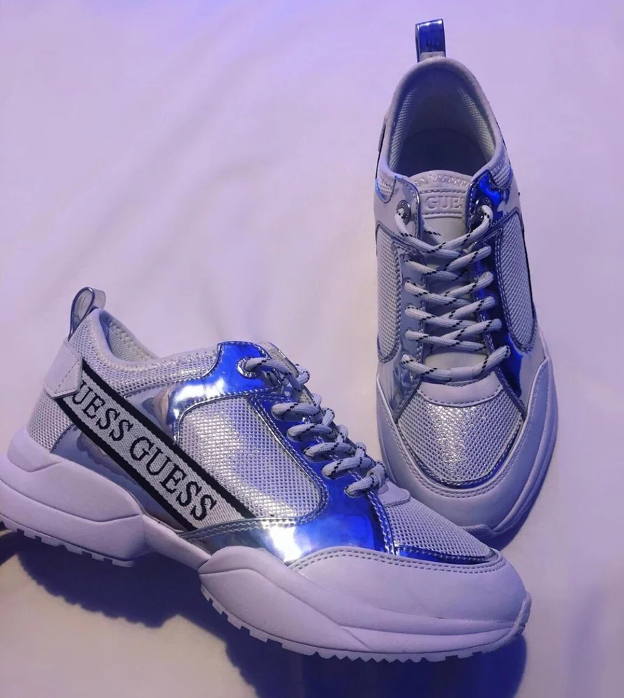 GUESS Sneakers