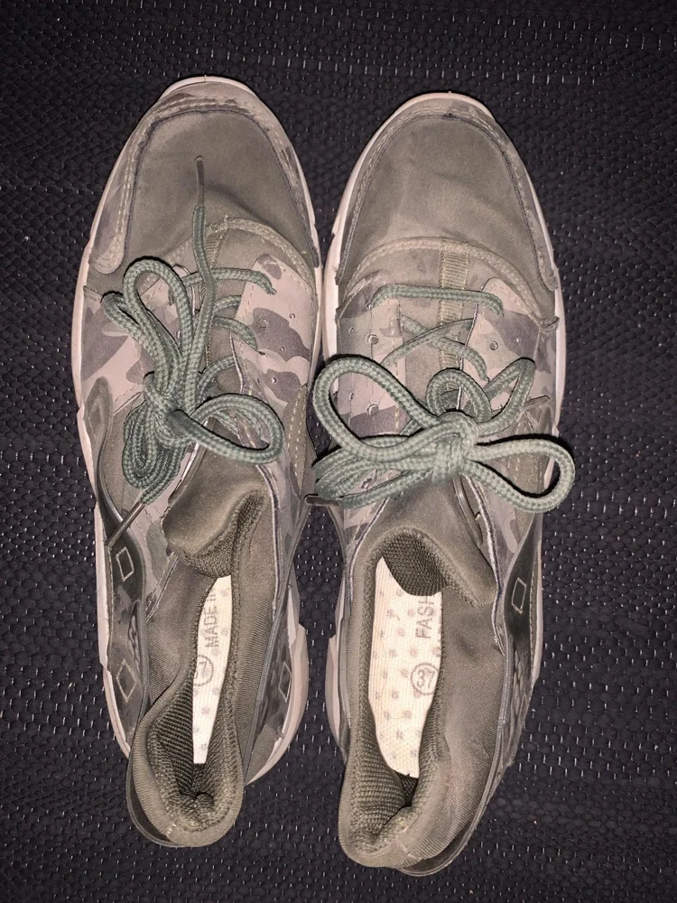 Sneakers