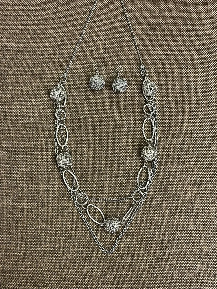 Local Necklaces