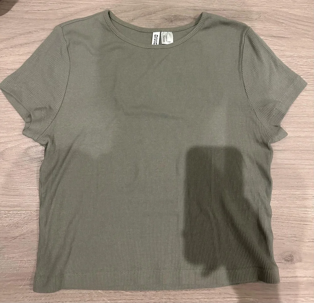H&M T-shirts