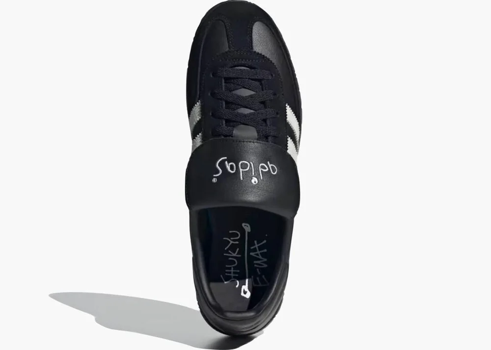 adidas Sneakers