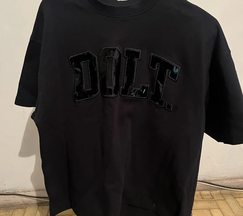 local brands T-shirts, size S, photo 3
