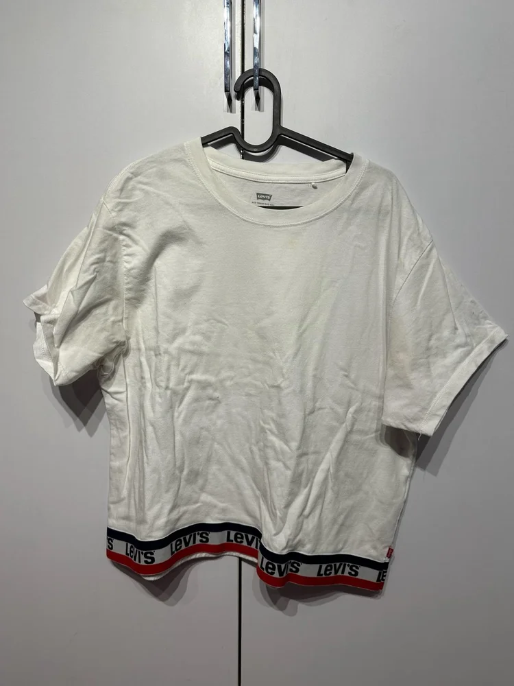 Levi's T-shirts