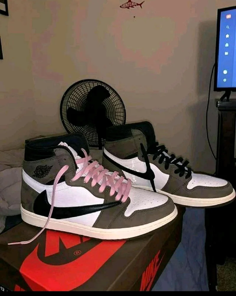 Travis Scott Sneakers, size 37.5, photo 2