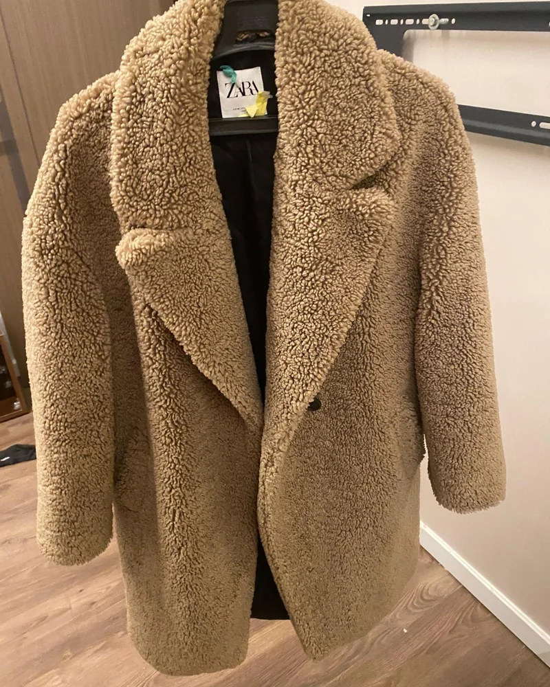 Zara Coats