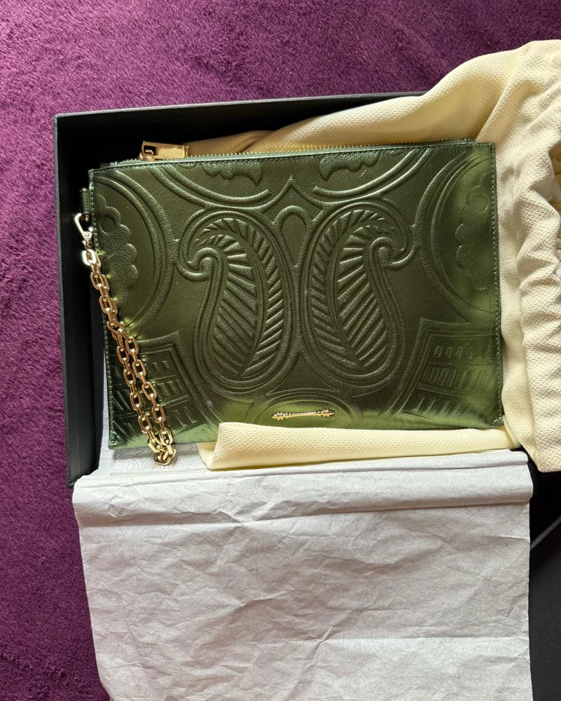 Okhtein Clutch