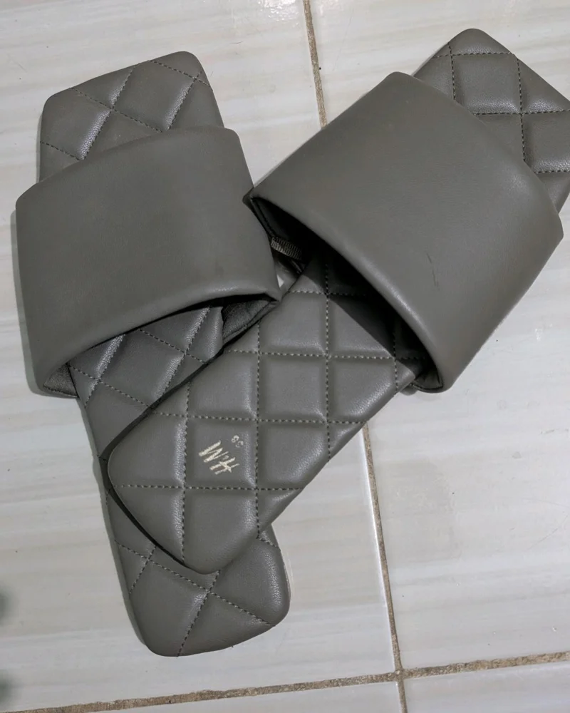H&M Flats