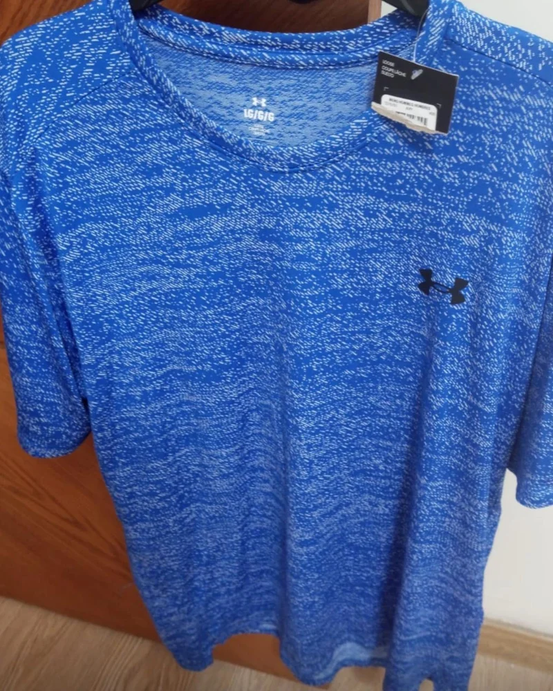 Under Armour T-shirts