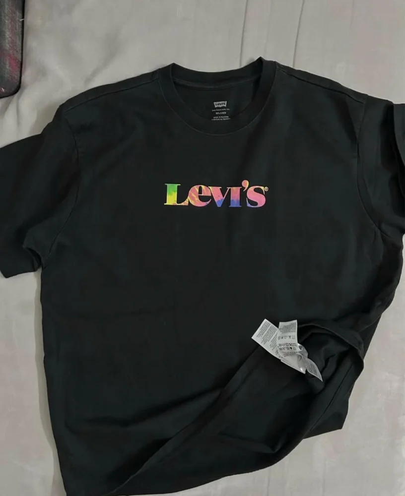 Levi's T-shirts