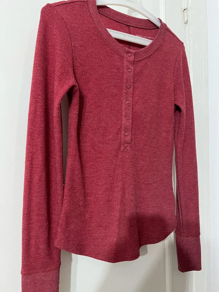 American Eagle Long Sleeve
