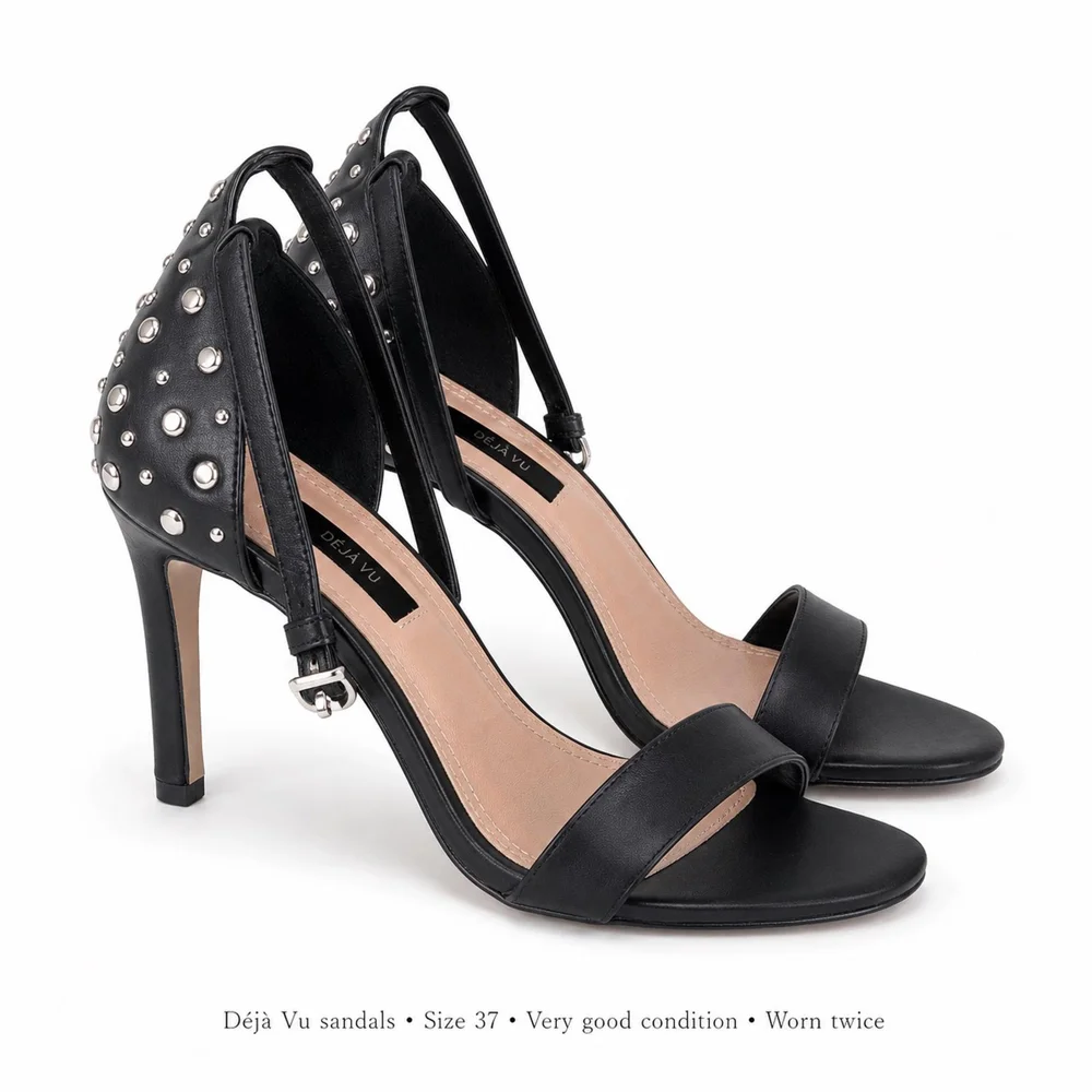 deja vu Kitten Heels