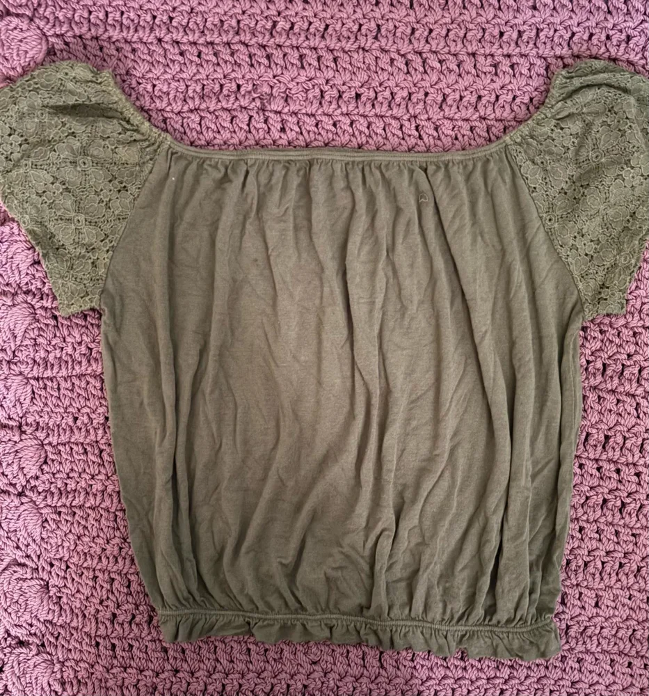 American Eagle Crop Tops