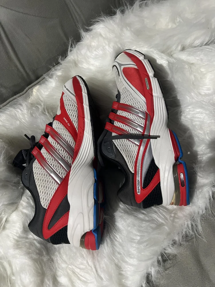 adidas Sneakers