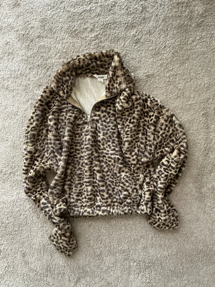 Garage Sweaters & Pullovers