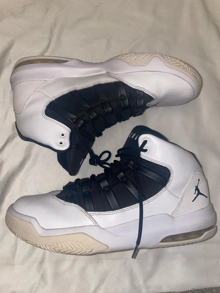 Jordan Sneakers